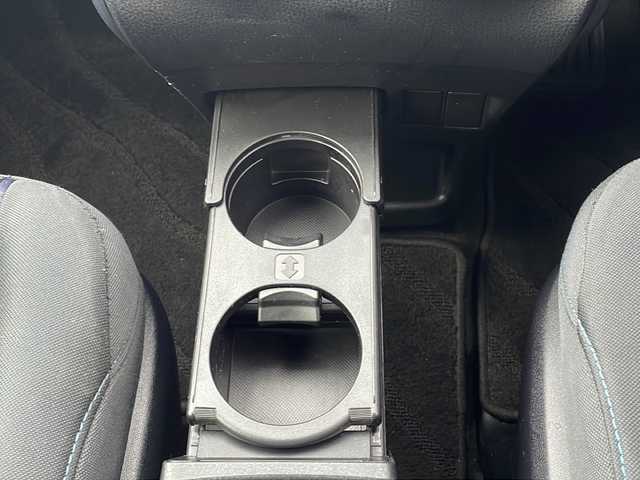 トヨタ ヴォクシー ZS 煌 福岡県 2015(平27)年 8.3万km ブラック ＡＬＰＩＮＥ１０型メモリナビ／ＥＸ１０００/フルセグＴＶ／Bluetooth/CD/DVD/バックカメラ/前後ドライブレコーダー/両側パワースライドドア/ビルトインＥＴＣ/純正１６インチアルミホイール/ＬＥＤヘッドライト/ステアリングスイッチ/プッシュスタート/スマートキー/スペアキー