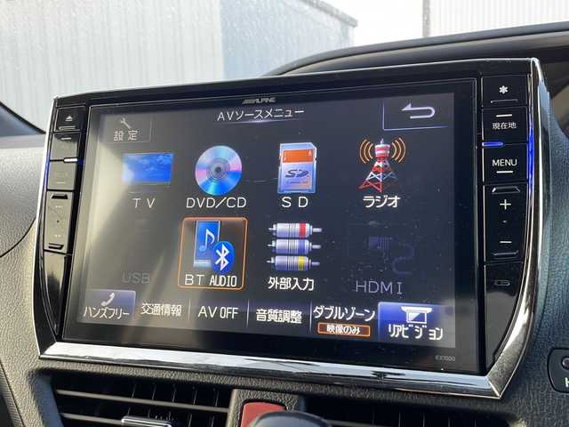 トヨタ ヴォクシー ZS 煌 福岡県 2015(平27)年 8.3万km ブラック ＡＬＰＩＮＥ１０型メモリナビ／ＥＸ１０００/フルセグＴＶ／Bluetooth/CD/DVD/バックカメラ/前後ドライブレコーダー/両側パワースライドドア/ビルトインＥＴＣ/純正１６インチアルミホイール/ＬＥＤヘッドライト/ステアリングスイッチ/プッシュスタート/スマートキー/スペアキー