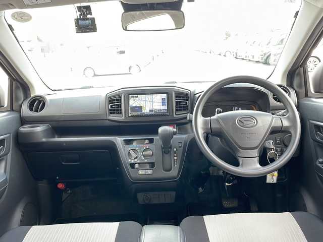 ダイハツ ミラ イース L SAⅢ 富山県 2021(令3)年 3.4万km ホワイト 登録時走行距離33245ｋｍ/社外ＳＤナビ　ＫＥＮＷＯＯＤ　ＺＤＲ０１６/Bluetooth・DVD・CD/ワンセグTV/バックカメラ/純正フロアマット/ドライブレコーダー/横滑り防止装置/盗難防止装置/リモコンキー/スペアキー/オートライト/Wエアバック/AC/取扱説明書/記録簿/保証書