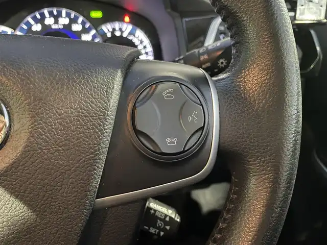 トヨタ カムリ ハイブリット レザーパッケージ 青森県 2012(平24)年 7.6万km グレーメタリック ワンオーナー/純正ナビゲーション/【CD/DVD/SD/Bluetooth/TV】/バックカメラ/ビルトインETC/寒冷地仕様/クルーズコントロール/運転席電動シート/HIDオートライト/フォグランプ/純正フロアマット/純正ドアバイザー/積込スタッドレスタイヤ社外１７インチ/社外レーダー/社外エンジンスターター/スペアキー1本/保証書/取扱説明書