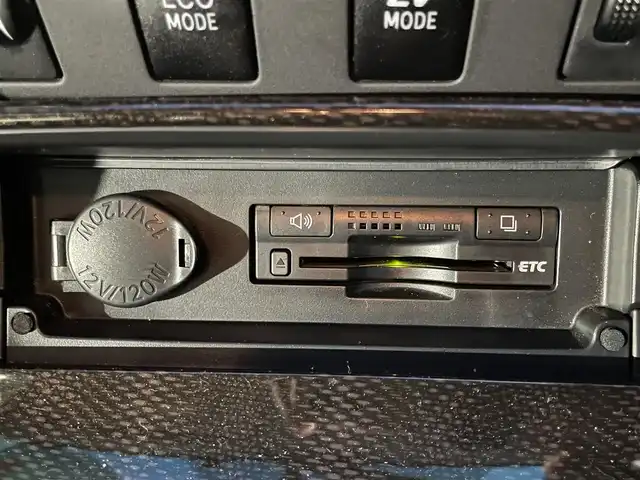 トヨタ カムリ ハイブリット レザーパッケージ 青森県 2012(平24)年 7.6万km グレーメタリック ワンオーナー/純正ナビゲーション/【CD/DVD/SD/Bluetooth/TV】/バックカメラ/ビルトインETC/寒冷地仕様/クルーズコントロール/運転席電動シート/HIDオートライト/フォグランプ/純正フロアマット/純正ドアバイザー/積込スタッドレスタイヤ社外１７インチ/社外レーダー/社外エンジンスターター/スペアキー1本/保証書/取扱説明書