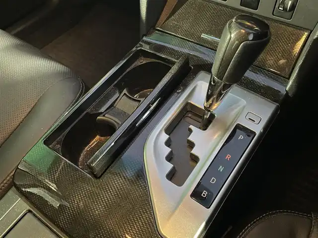 トヨタ カムリ ハイブリット レザーパッケージ 青森県 2012(平24)年 7.6万km グレーメタリック ワンオーナー/純正ナビゲーション/【CD/DVD/SD/Bluetooth/TV】/バックカメラ/ビルトインETC/寒冷地仕様/クルーズコントロール/運転席電動シート/HIDオートライト/フォグランプ/純正フロアマット/純正ドアバイザー/積込スタッドレスタイヤ社外１７インチ/社外レーダー/社外エンジンスターター/スペアキー1本/保証書/取扱説明書