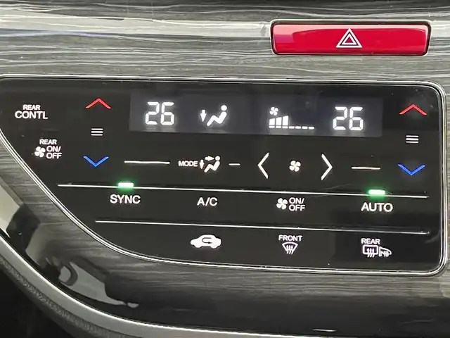 ホンダ オデッセイ アブソルート EX 道央・札幌 2015(平27)年 5.9万km クリスタルブラックパール ・４WD/・純正ナビ/　CD/DVD/SD/BT/フルセグ/・純正フリップダウンモニター/・全方位カメラ/・ビルトインETC/・全方位ドライブレコーダー/・衝突軽減ブレーキ/・レーダークルーズコントロール/・レーンキープアシスト/・ブラインドスポットモニター/・両側パワースライドドア/・レザーシート/・D席パワーシート/・前席シートヒーター/・プッシュスタート/・スマートキー/・LEDヘッドライト/・フォグライト/・オートライト/・純正フロアマット/・ドアバイザー