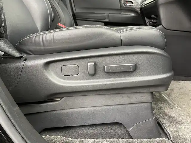 ホンダ オデッセイ アブソルート EX 道央・札幌 2015(平27)年 5.9万km クリスタルブラックパール ・４WD/・純正ナビ/　CD/DVD/SD/BT/フルセグ/・純正フリップダウンモニター/・全方位カメラ/・ビルトインETC/・全方位ドライブレコーダー/・衝突軽減ブレーキ/・レーダークルーズコントロール/・レーンキープアシスト/・ブラインドスポットモニター/・両側パワースライドドア/・レザーシート/・D席パワーシート/・前席シートヒーター/・プッシュスタート/・スマートキー/・LEDヘッドライト/・フォグライト/・オートライト/・純正フロアマット/・ドアバイザー