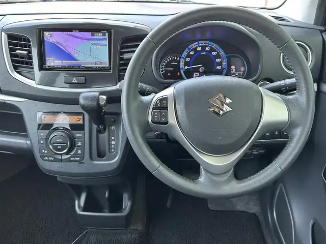 スズキ ワゴンＲ スティングレー X 島根県 2014(平26)年 7.7万km クリスタルホワイトP 社外ナビ [AVN-Z04i]/(BT/FM/AM)/バックカメラ /地デジ /衝突被害軽減システム /アイドリングストップ /運転席シートヒーター /革巻きステアリング /ETC /純正14インチAW /オートライト /フォグライト /スペアキー /保証書 /取扱説明書