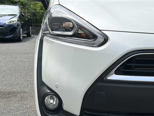 トヨタ シエンタ ハイブリッド G 埼玉県 2015(平27)年 8.9万km ホワイトパールクリスタルシャイン 登録時８９０６８ｋｍ/純正SDナビ/CD/DVD/Bluetooth/フルセグ/バックカメラ/純正ビルトインETC/トヨタセーフティーセンス/横滑り防止装置/衝突軽減システム/車両接近通報システム/盗難防止装置/レーンキープアシスト/コーナーセンサー/両側パワースライドドア/プッシュスタート/スマートキー×２/ウィンカー付き電動格納ミラー/LEDヘッドライト/オートライト/オートハイビーム/純正１５インチAW/革巻きステアリング/ステアリングリモコン/保証書/取扱説明書