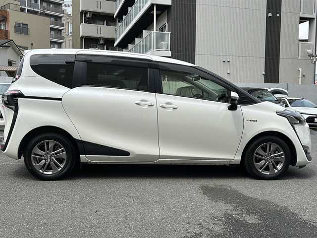 トヨタ シエンタ ハイブリッド G 埼玉県 2015(平27)年 8.9万km ホワイトパールクリスタルシャイン 登録時８９０６８ｋｍ/純正SDナビ/CD/DVD/Bluetooth/フルセグ/バックカメラ/純正ビルトインETC/トヨタセーフティーセンス/横滑り防止装置/衝突軽減システム/車両接近通報システム/盗難防止装置/レーンキープアシスト/コーナーセンサー/両側パワースライドドア/プッシュスタート/スマートキー×２/ウィンカー付き電動格納ミラー/LEDヘッドライト/オートライト/オートハイビーム/純正１５インチAW/革巻きステアリング/ステアリングリモコン/保証書/取扱説明書