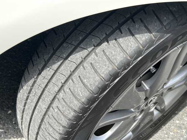 トヨタ シエンタ ハイブリッド G 埼玉県 2015(平27)年 8.9万km ホワイトパールクリスタルシャイン 登録時８９０６８ｋｍ/純正SDナビ/CD/DVD/Bluetooth/フルセグ/バックカメラ/純正ビルトインETC/トヨタセーフティーセンス/横滑り防止装置/衝突軽減システム/車両接近通報システム/盗難防止装置/レーンキープアシスト/コーナーセンサー/両側パワースライドドア/プッシュスタート/スマートキー×２/ウィンカー付き電動格納ミラー/LEDヘッドライト/オートライト/オートハイビーム/純正１５インチAW/革巻きステアリング/ステアリングリモコン/保証書/取扱説明書