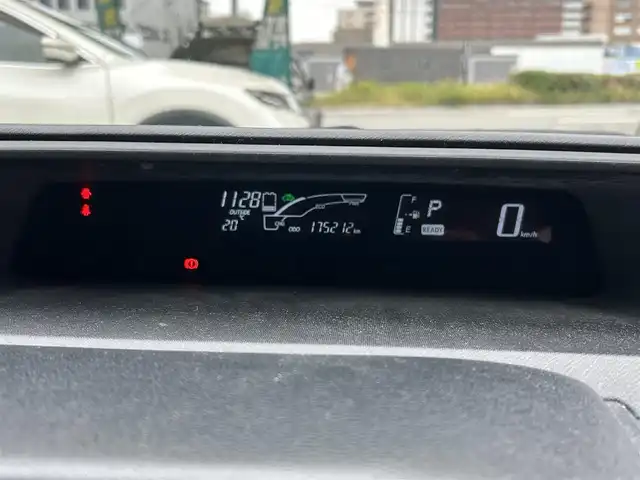 トヨタ アクア X－URBAN 福岡県 2015(平27)年 17.6万km ブラックマイカ 純正ナビ（NSCP－W64）/（AM/FM/Bluetooth/TV/CD）/前後ドライブレコーダー/ビルトインETC/プッシュスタート/スマートキー/ハーフレザーシート/純正16インチアルミホイール/純正フロアマット/ウインカーミラー/ECOMODE/EVMODE/オートライト/横滑り防止装置/ドアバイザー/オートライト/電動格納ミラー/取扱説明書/保証書