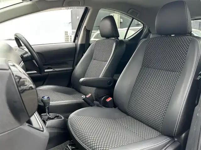トヨタ アクア X－URBAN 福岡県 2015(平27)年 17.6万km ブラックマイカ 純正ナビ（NSCP－W64）/（AM/FM/Bluetooth/TV/CD）/前後ドライブレコーダー/ビルトインETC/プッシュスタート/スマートキー/ハーフレザーシート/純正16インチアルミホイール/純正フロアマット/ウインカーミラー/ECOMODE/EVMODE/オートライト/横滑り防止装置/ドアバイザー/オートライト/電動格納ミラー/取扱説明書/保証書