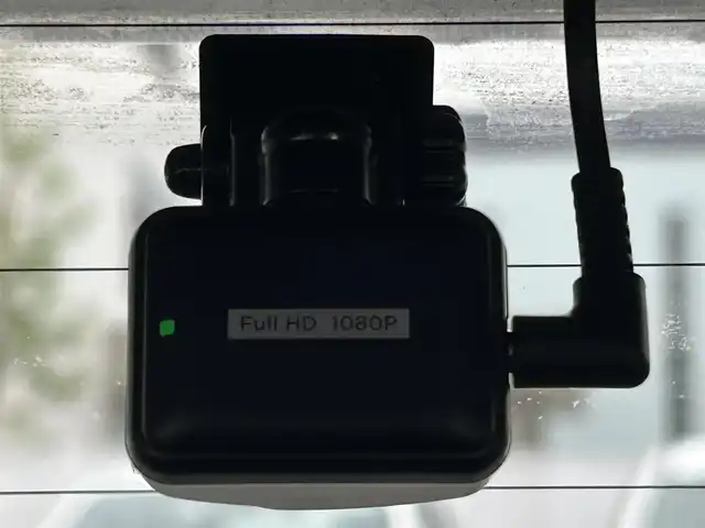 トヨタ アクア X－URBAN 福岡県 2015(平27)年 17.6万km ブラックマイカ 純正ナビ（NSCP－W64）/（AM/FM/Bluetooth/TV/CD）/前後ドライブレコーダー/ビルトインETC/プッシュスタート/スマートキー/ハーフレザーシート/純正16インチアルミホイール/純正フロアマット/ウインカーミラー/ECOMODE/EVMODE/オートライト/横滑り防止装置/ドアバイザー/オートライト/電動格納ミラー/取扱説明書/保証書