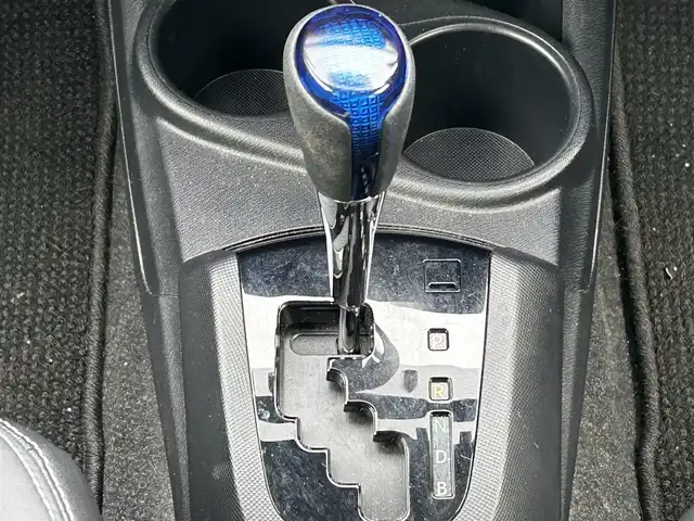 トヨタ アクア X－URBAN 福岡県 2015(平27)年 17.6万km ブラックマイカ 純正ナビ（NSCP－W64）/（AM/FM/Bluetooth/TV/CD）/前後ドライブレコーダー/ビルトインETC/プッシュスタート/スマートキー/ハーフレザーシート/純正16インチアルミホイール/純正フロアマット/ウインカーミラー/ECOMODE/EVMODE/オートライト/横滑り防止装置/ドアバイザー/オートライト/電動格納ミラー/取扱説明書/保証書