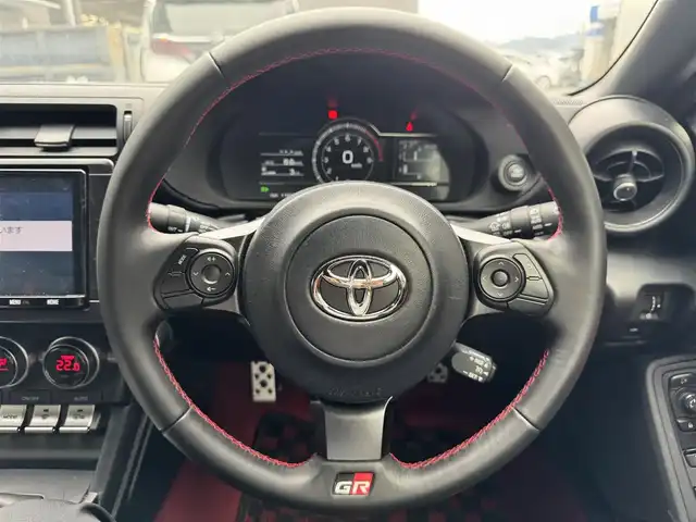 トヨタ ＧＲ８６ RZ 滋賀県 2022(令4)年 1.2万km クリスタルホワイトパール 禁煙車/純正9インチナビ/(CD/DVD/フルセグ/Bluetooth)/バックカメラ/クルコン/ハーフレザーシート/シートヒーター/ステアリングスイッチ/LEDヘッドライト/オートライト/スマートキー/プッシュスタート