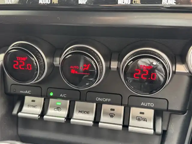 トヨタ ＧＲ８６ RZ 滋賀県 2022(令4)年 1.2万km クリスタルホワイトパール 禁煙車/純正9インチナビ/(CD/DVD/フルセグ/Bluetooth)/バックカメラ/クルコン/ハーフレザーシート/シートヒーター/ステアリングスイッチ/LEDヘッドライト/オートライト/スマートキー/プッシュスタート