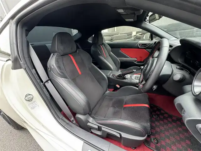 トヨタ ＧＲ８６ RZ 滋賀県 2022(令4)年 1.2万km クリスタルホワイトパール 禁煙車/純正9インチナビ/(CD/DVD/フルセグ/Bluetooth)/バックカメラ/クルコン/ハーフレザーシート/シートヒーター/ステアリングスイッチ/LEDヘッドライト/オートライト/スマートキー/プッシュスタート