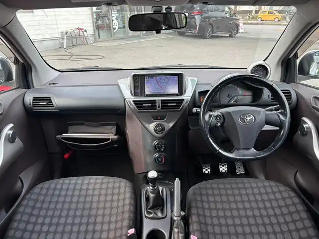 トヨタ ｉＱ GRMN 愛知県 2010(平22)年 13.7万km ホワイトパールクリスタルシャイン １００台限定車/６Ｆ/社外SDナビ（CN-RE04D）/　CD/DVD/BT/SD/AM/FM/iPod/フルセグTV/純正RAYS16インチAW/純正チューニングサス/ETC/ウインカーミラー/純正フロアマット/ドアバイザー/HIDヘッドライト/電動格納ミラー/ヘッドライトレベライザー