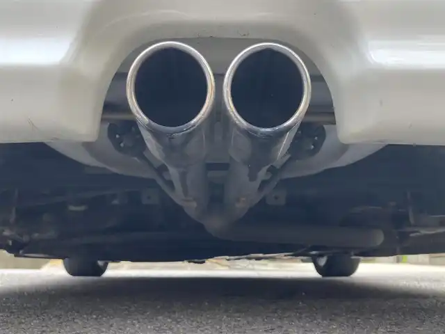 トヨタ ｉＱ GRMN 愛知県 2010(平22)年 13.7万km ホワイトパールクリスタルシャイン １００台限定車/６Ｆ/社外SDナビ（CN-RE04D）/　CD/DVD/BT/SD/AM/FM/iPod/フルセグTV/純正RAYS16インチAW/純正チューニングサス/ETC/ウインカーミラー/純正フロアマット/ドアバイザー/HIDヘッドライト/電動格納ミラー/ヘッドライトレベライザー