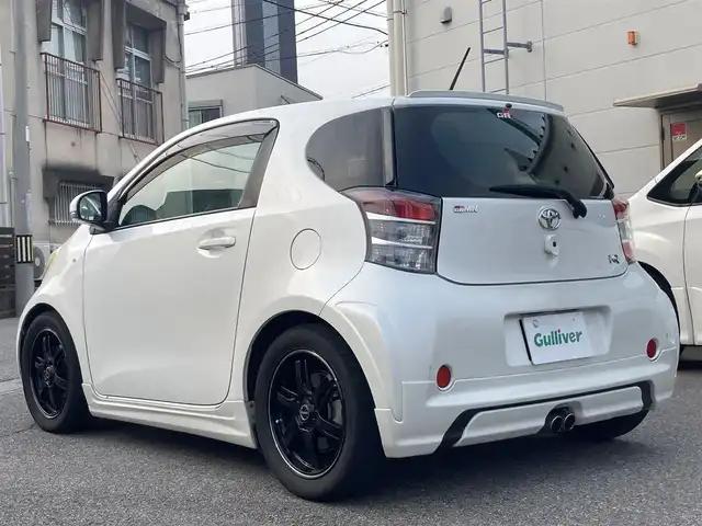トヨタ ｉＱ GRMN 愛知県 2010(平22)年 13.7万km ホワイトパールクリスタルシャイン １００台限定車/６Ｆ/社外SDナビ（CN-RE04D）/　CD/DVD/BT/SD/AM/FM/iPod/フルセグTV/純正RAYS16インチAW/純正チューニングサス/ETC/ウインカーミラー/純正フロアマット/ドアバイザー/HIDヘッドライト/電動格納ミラー/ヘッドライトレベライザー