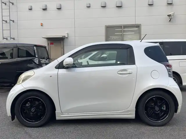 トヨタ ｉＱ GRMN 愛知県 2010(平22)年 13.7万km ホワイトパールクリスタルシャイン １００台限定車/６Ｆ/社外SDナビ（CN-RE04D）/　CD/DVD/BT/SD/AM/FM/iPod/フルセグTV/純正RAYS16インチAW/純正チューニングサス/ETC/ウインカーミラー/純正フロアマット/ドアバイザー/HIDヘッドライト/電動格納ミラー/ヘッドライトレベライザー