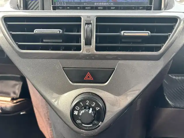 トヨタ ｉＱ GRMN 愛知県 2010(平22)年 13.7万km ホワイトパールクリスタルシャイン １００台限定車/６Ｆ/社外SDナビ（CN-RE04D）/　CD/DVD/BT/SD/AM/FM/iPod/フルセグTV/純正RAYS16インチAW/純正チューニングサス/ETC/ウインカーミラー/純正フロアマット/ドアバイザー/HIDヘッドライト/電動格納ミラー/ヘッドライトレベライザー