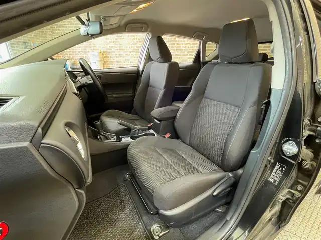 トヨタ オーリス 150X Sパッケージ 岩手県 2016(平28)年 7.3万km ブラックマイカ ４WD/MT付きAT/バックカメラ/横滑り防止装置/ETC/純正ナビ（Bluetooth CD DVD フルセグ）/社外１５インチアルミホイール/LEDヘッドライト/ステアリングスイッチ/オートエアコン/オートライト/フォグランプ/ドアミラーウインカー