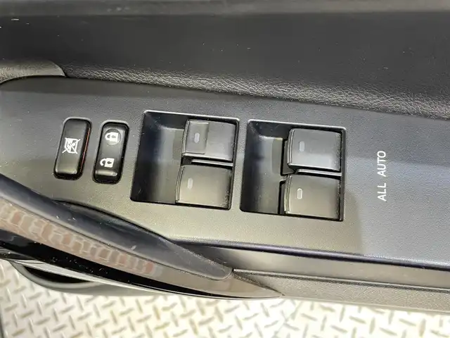 トヨタ オーリス 150X Sパッケージ 岩手県 2016(平28)年 7.3万km ブラックマイカ ４WD/MT付きAT/バックカメラ/横滑り防止装置/ETC/純正ナビ（Bluetooth CD DVD フルセグ）/社外１５インチアルミホイール/LEDヘッドライト/ステアリングスイッチ/オートエアコン/オートライト/フォグランプ/ドアミラーウインカー