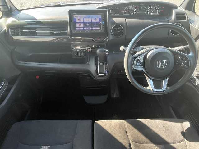 ホンダ Ｎ ＢＯＸ G L ホンダセンシング 熊本県 2017(平29)年 7.6万km プレミアムベルベットパープル・パール (株)IDOMが運営する【じしゃロン熊本店】の自社ローン専用車両になります/こちらは現金またはオートローンご利用時の価格です。自社ローンご希望の方は別途その旨お申付け下さい./社外ナビ/バックカメラ/片側パワースライドドア/ステアリングスイッチ/クルーズコントロール/ビルトインETC/スマートキープッシュスタート/純正フロアマット