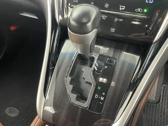 トヨタ ハリアー プレミアム 岡山県 2020(令2)年 3.5万km スパークリングブラックパールクリスタルシャイン モデリスタエアロ（F/R/S）/純正9型SDナビゲーション/（FM/AM/Bluetooth/フルセグTV/CD/DVD）/バックモニター/トヨタセーフティーセンス/・プリクラッシュセーフティ/・レーンディパーチャーアラート/・クルーズコントロール/・アダプティブハイビームシステム/ブラウンハーフレザーシート/・D席パワーシート/パワーバックドア/ビルトインETC/ドライブレコーダー/コーナーセンサー/オートブレーキホールド/ドアバイザー/純正18インチアルミ/純正フロアマット