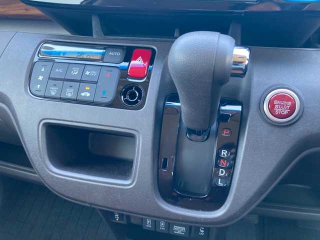 ホンダ Ｎ ＯＮＥ セレクト 愛媛県 2019(令1)年 3万km プレミアムアイボリーパールⅡ 社外ナビ(CN-E310D)/・CD/ワンセグTV/Bluetooth/バックカメラ/前方ドライブレコーダー/ビルトインETC/専用茶革ハーフレザーシート/・前座席シートヒーター /専用ウッドコンビインパネ/シティーブレーキアシスト/USB充電ポート/プッシュスタート/・スペアキー/ECON/LEDオートライト