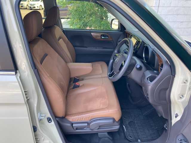 ホンダ Ｎ ＯＮＥ セレクト 愛媛県 2019(令1)年 3万km プレミアムアイボリーパールⅡ 社外ナビ(CN-E310D)/・CD/ワンセグTV/Bluetooth/バックカメラ/前方ドライブレコーダー/ビルトインETC/専用茶革ハーフレザーシート/・前座席シートヒーター /専用ウッドコンビインパネ/シティーブレーキアシスト/USB充電ポート/プッシュスタート/・スペアキー/ECON/LEDオートライト