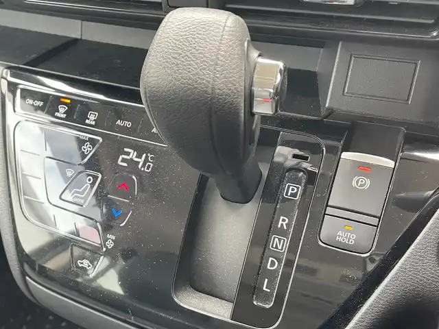 日産 ルークス HWS X アーバンクロム プロパイロットED 滋賀県 2022(令4)年 5.5万km ブラック 両側パワースライドドア/純正9インチナビ【MM321D-L】/（AM/FM/CD/DVD/フルセグ/Bluetooth/USB）/ディスプレイ付自動防膜式ルームミラー/ETC/前ドライブレコーダー/プロパイロット/・踏み間違い防止アシスト/・ブレーキアシスト/・プリクラッシュブレーキアシスト/・ヒルスタート（坂道発進）アシスト/・前方衝突防止支援システム/・VDC（ビークルダイナミクスコントロール）/・レーンキープアシスト/・車間自動制御システム/・ASCD（オートスピードコントロール装置）/・ABS（アンチロックブレーキシステム）/・バックビューモニター/・サイドブラインドモニター/・コーナー・バックセンサー（ソナー）/・標識検知機能/防水シート（ブラック）フレーザークロス／パートナーコンビシート/電動格納ミラー/電子パーキング/ブレーキホールド/アイドリングストップ/ステアリングスイッチ/オートライト/LEDヘッドライト/フロントフォグ/フルオートエアコン/プッシュスタート/スマートキー/スペアキー/純正フロアマット/ドアバイザー