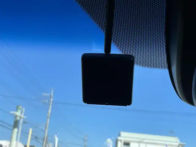 ホンダ ヴェゼル ハイブリッド Z 徳島県 2014(平26)年 12.5万km クリスタルブラックパール (株)IDOMが運営する【じしゃロン徳島店】の自社ローン専用車両になりますこちらは現金またはオートローンご利用時の価格です。/自社ローンご希望の方は別途その旨お申付け下さい”	/メーカー純正ナビゲーション　/（フルセグ/CD/DVD/BT)/バックモニター　/ハーフレザーシート　/ＬＥＤヘッドライト　/フォグランプ　/コーナーセンサー/クルーズコントロール/トラクションコントロール/ステアリングリモコン/ビルトインＥＴＣ　/ドライブレコーダー　/パドルシフト　/ECO＆スポーツモード切替/電動格納ミラー/オールオートパワーウィンドウ/室内LEDランプ/電気式パーキングブレーキ　/オートホールド　/純正フロアマット/サイドバイザー/Wエアバック/カーテンエアバック