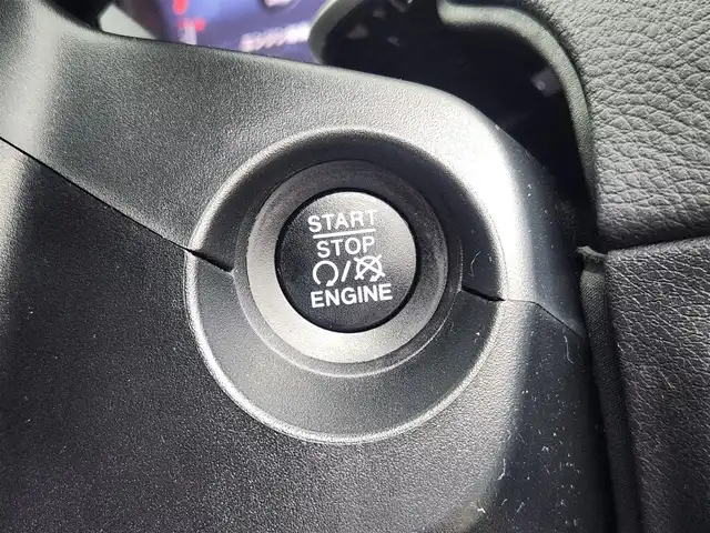 クライスラー・ジープ ジープ コンパス ロンジチュード 佐賀県 2019(平31)年 5.9万km 白 純正8.4インチナビ/　・Bluetooth/　・ワンセグTV/　・AM/FM/　・AUX/ブラインドスポットモニター/ETC/パーキングアシスト/自動防眩式ルームミラー/革巻きステアリング/ミラーヒーター/フォグランプ/純正16インチAW/クリアランスソナー