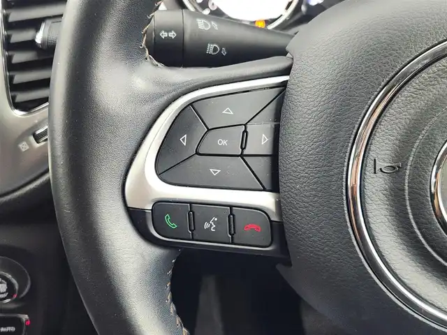 クライスラー・ジープ ジープ コンパス ロンジチュード 佐賀県 2019(平31)年 5.9万km 白 純正8.4インチナビ/　・Bluetooth/　・ワンセグTV/　・AM/FM/　・AUX/ブラインドスポットモニター/ETC/パーキングアシスト/自動防眩式ルームミラー/革巻きステアリング/ミラーヒーター/フォグランプ/純正16インチAW/クリアランスソナー
