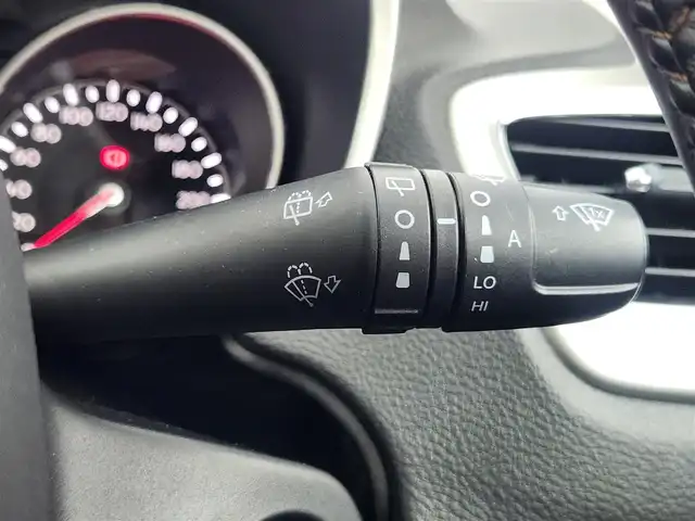 クライスラー・ジープ ジープ コンパス ロンジチュード 佐賀県 2019(平31)年 5.9万km 白 純正8.4インチナビ/　・Bluetooth/　・ワンセグTV/　・AM/FM/　・AUX/ブラインドスポットモニター/ETC/パーキングアシスト/自動防眩式ルームミラー/革巻きステアリング/ミラーヒーター/フォグランプ/純正16インチAW/クリアランスソナー