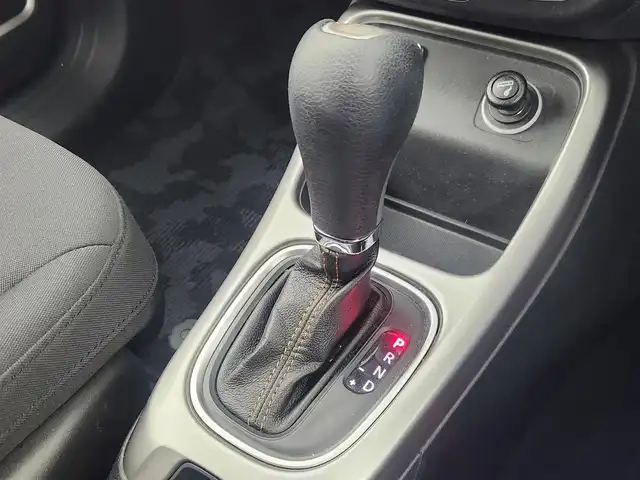 クライスラー・ジープ ジープ コンパス ロンジチュード 佐賀県 2019(平31)年 5.9万km 白 純正8.4インチナビ/　・Bluetooth/　・ワンセグTV/　・AM/FM/　・AUX/ブラインドスポットモニター/ETC/パーキングアシスト/自動防眩式ルームミラー/革巻きステアリング/ミラーヒーター/フォグランプ/純正16インチAW/クリアランスソナー