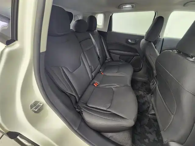 クライスラー・ジープ ジープ コンパス ロンジチュード 佐賀県 2019(平31)年 5.9万km 白 純正8.4インチナビ/　・Bluetooth/　・ワンセグTV/　・AM/FM/　・AUX/ブラインドスポットモニター/ETC/パーキングアシスト/自動防眩式ルームミラー/革巻きステアリング/ミラーヒーター/フォグランプ/純正16インチAW/クリアランスソナー