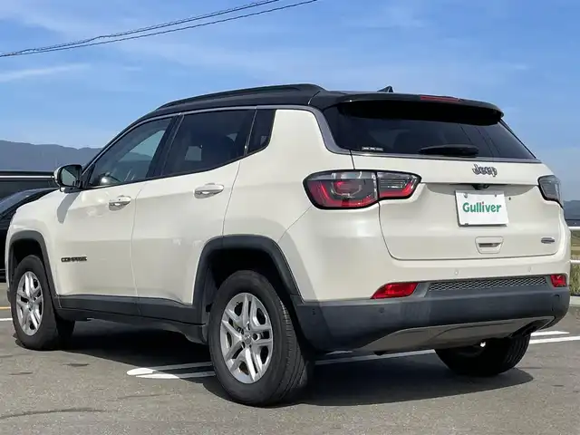 クライスラー・ジープ ジープ コンパス ロンジチュード 佐賀県 2019(平31)年 5.9万km 白 純正8.4インチナビ/Bluetooth/ワンセグ/USB/AM/FM/AUX/バックカメラ/クルーズコントロール/ETC/パーキングアシスト/自動防眩式ルームミラー/革巻きステアリング/ミラーヒーター/スマートキー/クリアランスソナー/純正フォグランプ/純正16インチアルミ/純正フロアマット/新車保証書/取扱説明書/衝突軽減システム