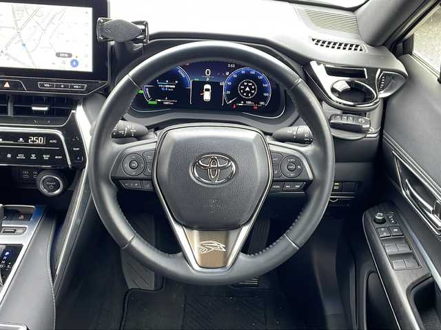 トヨタ ハリアー ハイブリッド G 埼玉県 2023(令5)年 1.4万km プラチナホワイトパールマイカ モデリスタエアロ/12.3インチマルチメディア/フルセグテレビ/バックカメラ/レーダークルーズコントロール/レーンキープアシスト/パワーバックドア/ハーフレザーシート/パワーシート/デジタルインナーミラー/ブラインドスポットモニター/ETC2.0/LEDヘッドライト/保証書/取扱説明書/スペアキー