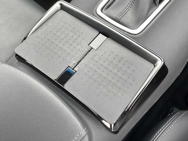 トヨタ ハリアー ハイブリッド G 埼玉県 2023(令5)年 1.4万km プラチナホワイトパールマイカ モデリスタエアロ/12.3インチマルチメディア/フルセグテレビ/バックカメラ/レーダークルーズコントロール/レーンキープアシスト/パワーバックドア/ハーフレザーシート/パワーシート/デジタルインナーミラー/ブラインドスポットモニター/ETC2.0/LEDヘッドライト/保証書/取扱説明書/スペアキー