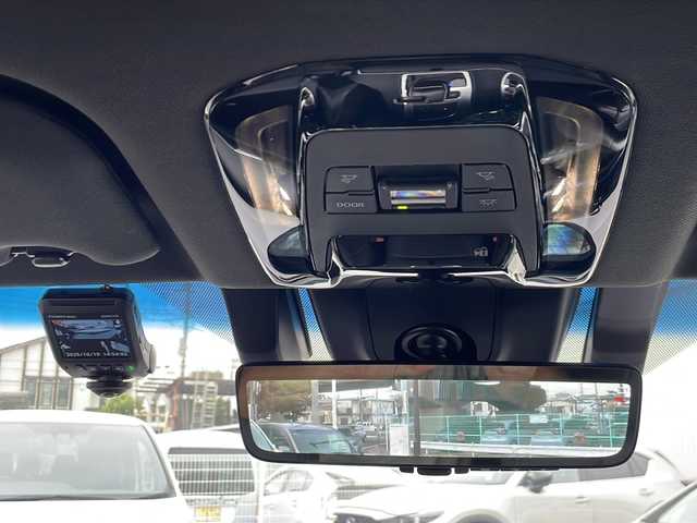 トヨタ ハリアー ハイブリッド G 埼玉県 2023(令5)年 1.4万km プラチナホワイトパールマイカ モデリスタエアロ/12.3インチマルチメディア/フルセグテレビ/バックカメラ/レーダークルーズコントロール/レーンキープアシスト/パワーバックドア/ハーフレザーシート/パワーシート/デジタルインナーミラー/ブラインドスポットモニター/ETC2.0/LEDヘッドライト/保証書/取扱説明書/スペアキー