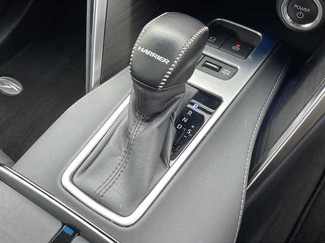 トヨタ ハリアー ハイブリッド G 埼玉県 2023(令5)年 1.4万km プラチナホワイトパールマイカ モデリスタエアロ/12.3インチマルチメディア/フルセグテレビ/バックカメラ/レーダークルーズコントロール/レーンキープアシスト/パワーバックドア/ハーフレザーシート/パワーシート/デジタルインナーミラー/ブラインドスポットモニター/ETC2.0/LEDヘッドライト/保証書/取扱説明書/スペアキー