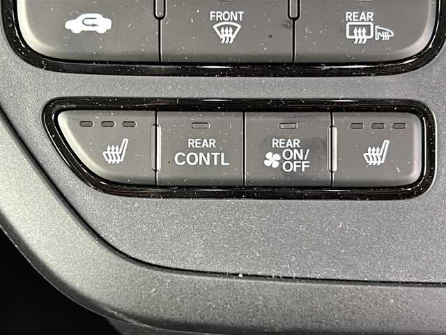 ホンダ ステップワゴン eHEV エアー EX 埼玉県 2025(令7)年 0.3万km メテオロイドグレーメタリック ホンダセンシング　/両側電動スライドドア　/純正ナビ/（TV/AM/FM/BT/CD/DVD)/全方位カメラ/フリップダウンモニター　/ブラインドスポットモニター　/パワーテールゲート　/２列目オットマン　/パドルシフト　/コーナーセンサー　/ビルトインETC/ドアバイザー/D＋N席シートヒーター/革巻きハンドル/純正フロアマット/プッシュスタート/スマートキー