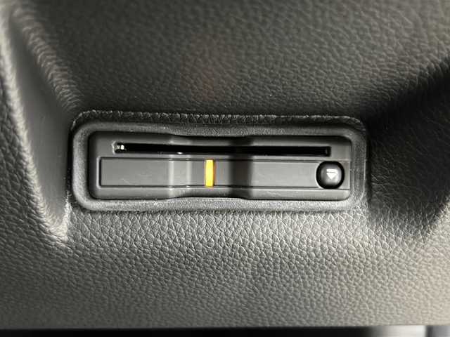 ホンダ ステップワゴン eHEV エアー EX 埼玉県 2025(令7)年 0.3万km メテオロイドグレーメタリック ホンダセンシング　/両側電動スライドドア　/純正ナビ/（TV/AM/FM/BT/CD/DVD)/全方位カメラ/フリップダウンモニター　/ブラインドスポットモニター　/パワーテールゲート　/２列目オットマン　/パドルシフト　/コーナーセンサー　/ビルトインETC/ドアバイザー/D＋N席シートヒーター/革巻きハンドル/純正フロアマット/プッシュスタート/スマートキー