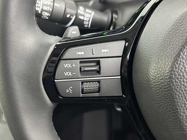 ホンダ ステップワゴン eHEV エアー EX 埼玉県 2025(令7)年 0.3万km メテオロイドグレーメタリック ホンダセンシング　/両側電動スライドドア　/純正ナビ/（TV/AM/FM/BT/CD/DVD)/全方位カメラ/フリップダウンモニター　/ブラインドスポットモニター　/パワーテールゲート　/２列目オットマン　/パドルシフト　/コーナーセンサー　/ビルトインETC/ドアバイザー/D＋N席シートヒーター/革巻きハンドル/純正フロアマット/プッシュスタート/スマートキー