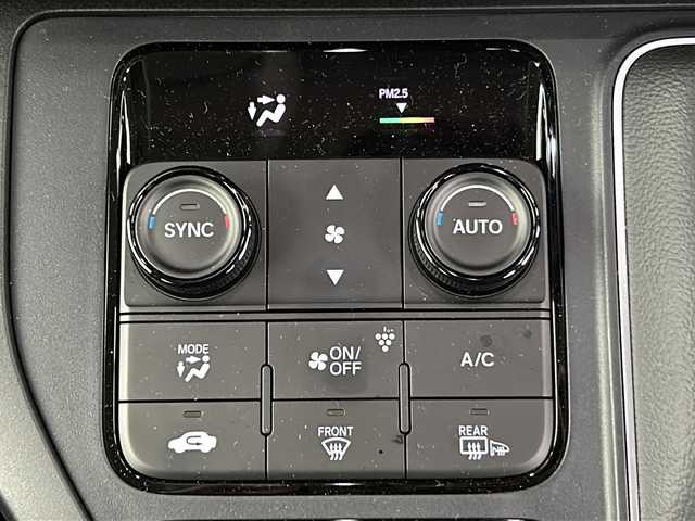 ホンダ ステップワゴン eHEV エアー EX 埼玉県 2025(令7)年 0.3万km メテオロイドグレーメタリック ホンダセンシング　/両側電動スライドドア　/純正ナビ/（TV/AM/FM/BT/CD/DVD)/全方位カメラ/フリップダウンモニター　/ブラインドスポットモニター　/パワーテールゲート　/２列目オットマン　/パドルシフト　/コーナーセンサー　/ビルトインETC/ドアバイザー/D＋N席シートヒーター/革巻きハンドル/純正フロアマット/プッシュスタート/スマートキー