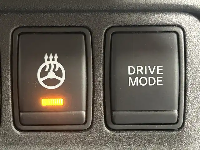 日産 セレナ e-パワー オーテック セーフティPKG 大阪府 2019(平31)年 2.3万km ブリリアントホワイトパール 純正９ＩＮＣナビ（フルセグTV/DVD/CD/Bluetooth/Bluray） プロパイロット 後席モニター 衝突軽減Ｂ　レーンアシスト　３６０カメラ　クリアランスソナー　スマートキー　ETC　ドラレコ　両側電動ドア　シートヒーター　リアオートエアコン