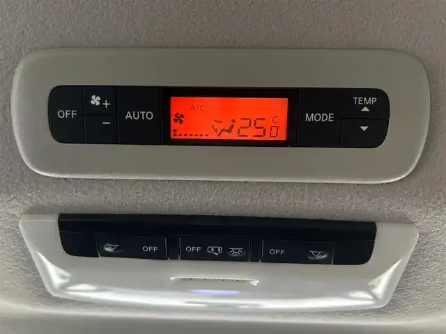 日産 セレナ e-パワー オーテック セーフティPKG 大阪府 2019(平31)年 2.3万km ブリリアントホワイトパール 純正９ＩＮＣナビ（フルセグTV/DVD/CD/Bluetooth/Bluray） プロパイロット 後席モニター 衝突軽減Ｂ　レーンアシスト　３６０カメラ　クリアランスソナー　スマートキー　ETC　ドラレコ　両側電動ドア　シートヒーター　リアオートエアコン