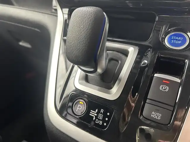 日産 セレナ e-パワー オーテック セーフティPKG 大阪府 2019(平31)年 2.3万km ブリリアントホワイトパール 純正９ＩＮＣナビ（フルセグTV/DVD/CD/Bluetooth/Bluray） プロパイロット 後席モニター 衝突軽減Ｂ　レーンアシスト　３６０カメラ　クリアランスソナー　スマートキー　ETC　ドラレコ　両側電動ドア　シートヒーター　リアオートエアコン