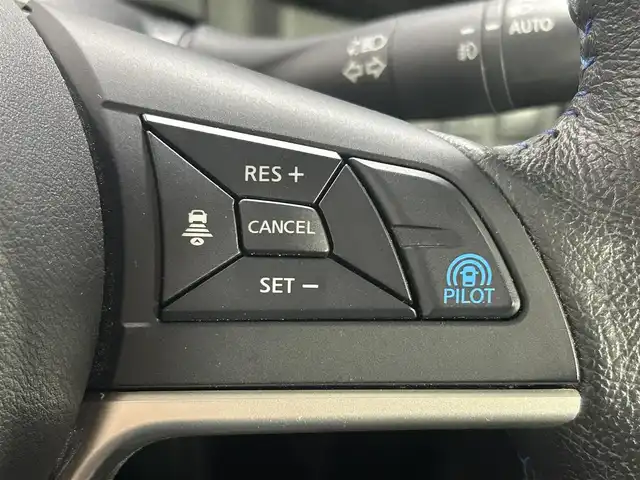 日産 セレナ e-パワー オーテック セーフティPKG 大阪府 2019(平31)年 2.3万km ブリリアントホワイトパール 純正９ＩＮＣナビ（フルセグTV/DVD/CD/Bluetooth/Bluray） プロパイロット 後席モニター 衝突軽減Ｂ　レーンアシスト　３６０カメラ　クリアランスソナー　スマートキー　ETC　ドラレコ　両側電動ドア　シートヒーター　リアオートエアコン